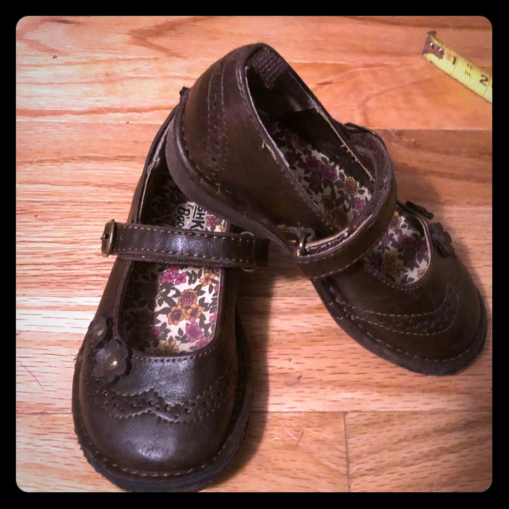 Brown OshKosh Mary Janes size 7.